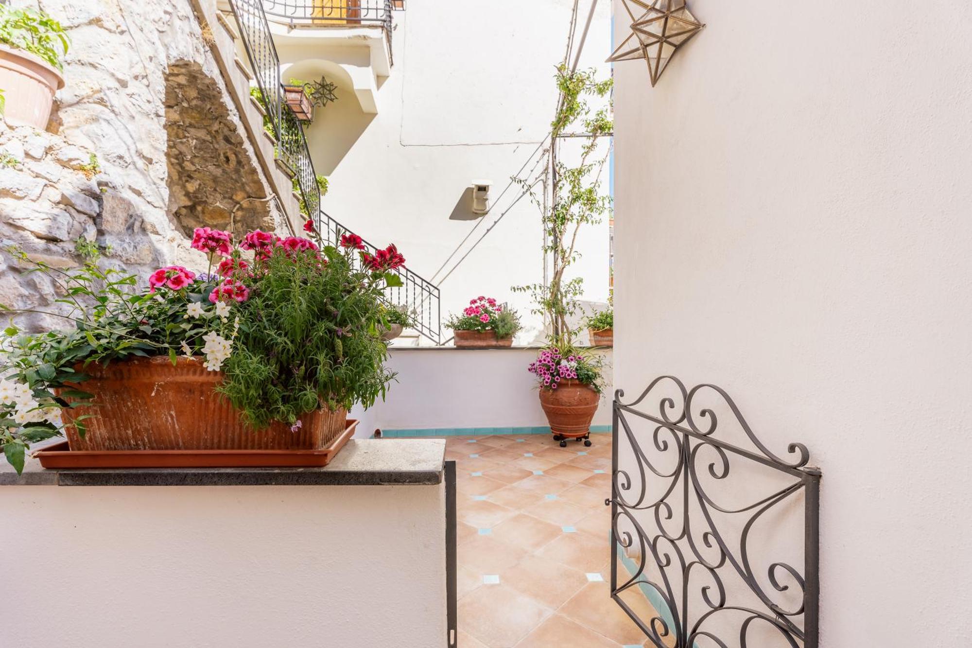 Proprieta Antonio 3 Unita Indipendenti Apartment Positano Luaran gambar